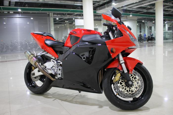 Honda cbr954rr Fireblade 2002